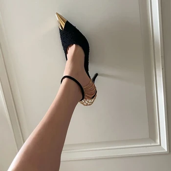 Женские туфли-лодочки на высоком каблуке с модным украшением в виде цепочки, элегантные босоножки на шпильке, вечерние туфли с острым носком для женщин 3