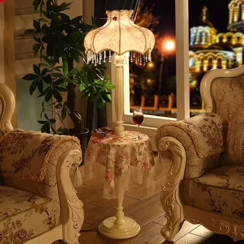 Роскошный торшер в европейском стиле palace, прикроватная лампа для гостиной, креативный белый светодиодный торшер для чайного столика